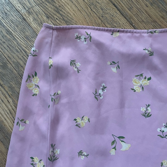 Sunday Best Aritzia Floral Pink skirts - Picture 3 of 5